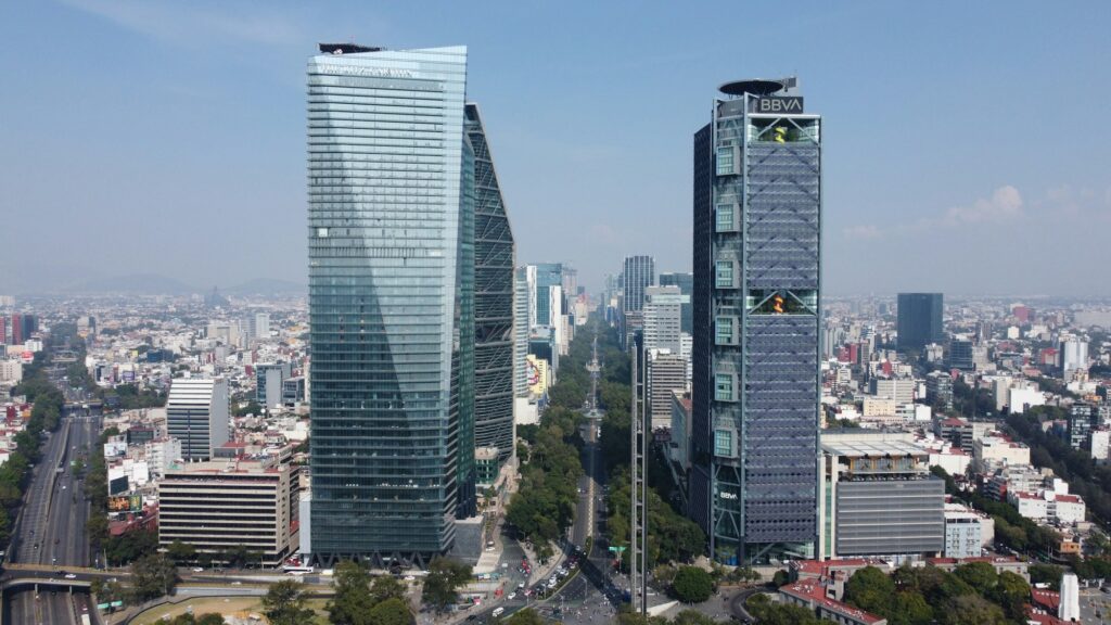 Torres corporativas sobre Paseo de la Reforma, Ciudad de México